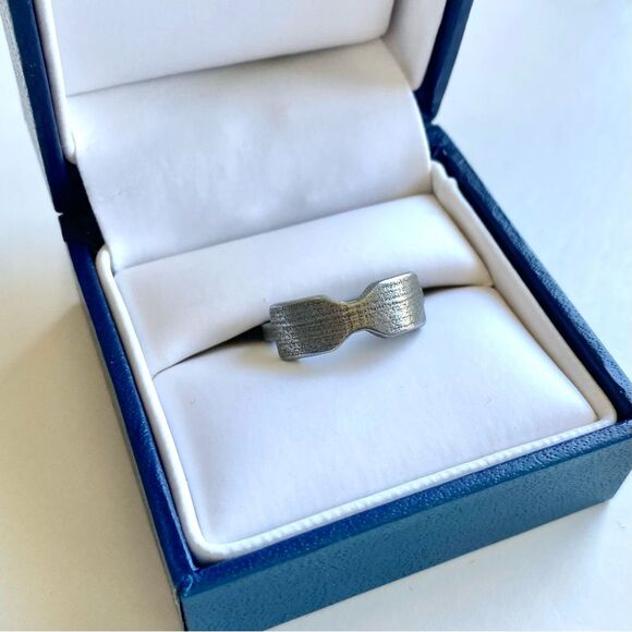 Stainless Steel Bowtie Ring - one of a kind! - Picture 1 of 4